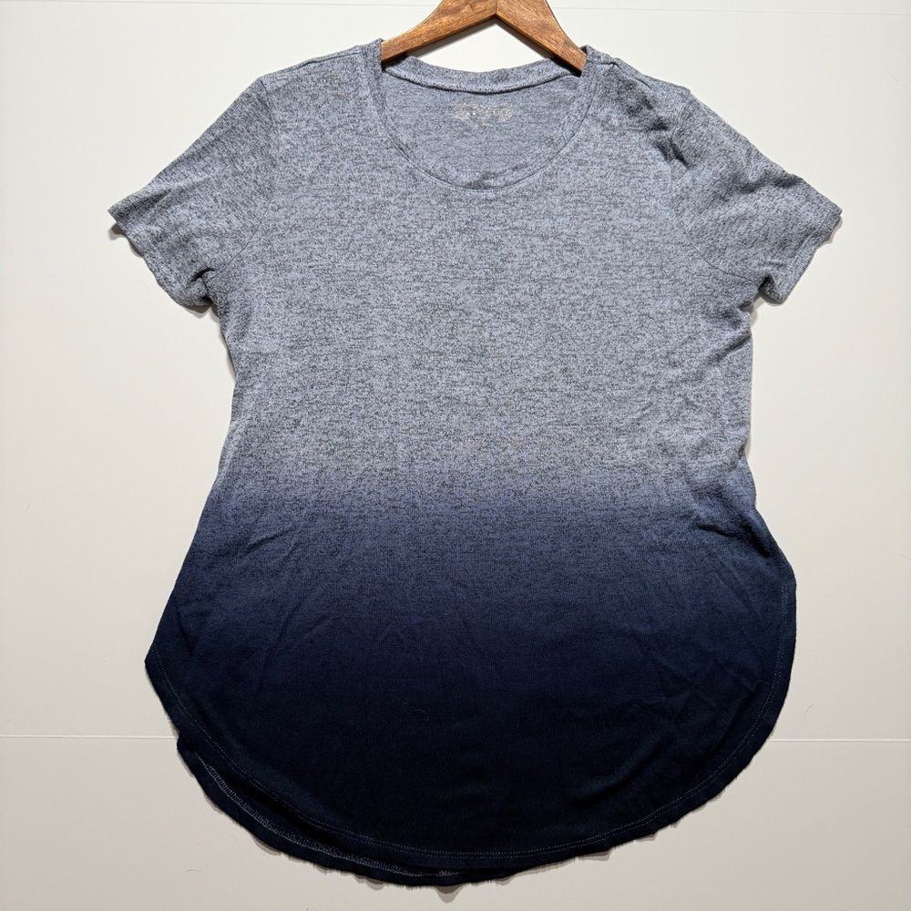 Mudd Women’s Short Sleeve Curved Hem Tshirt Gray and Navy Ombré, M